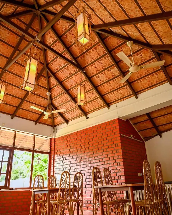 Resort The Shire Hotel Sultan Bathery